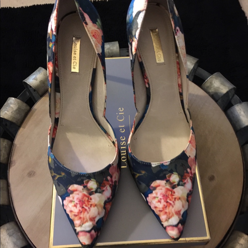 Women’s dress pumps
